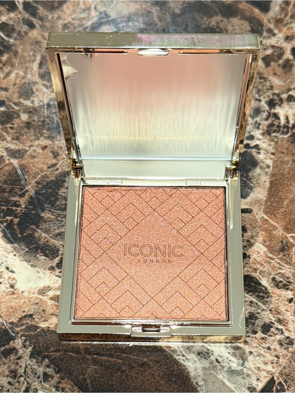 ICONIC London Cheek Glow - Kissed By The Sun
